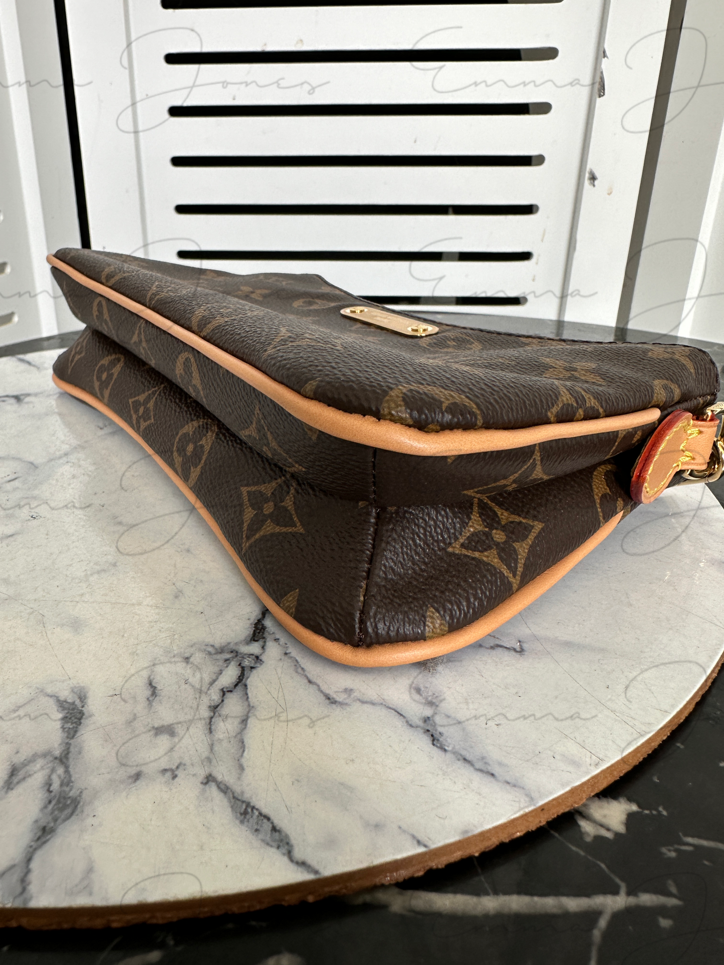 Louis Vuitton Liv Pochette