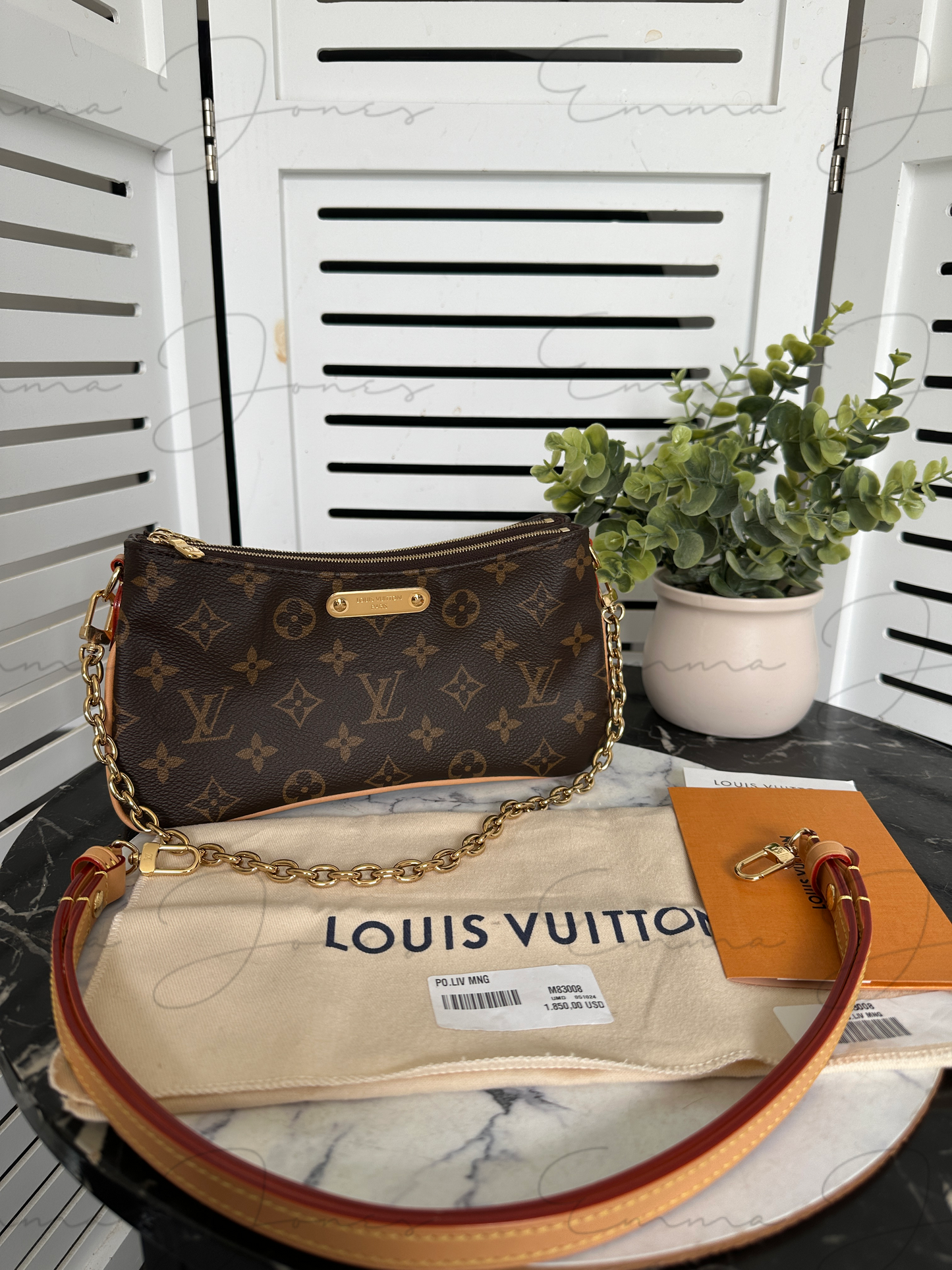 Louis Vuitton Liv Pochette