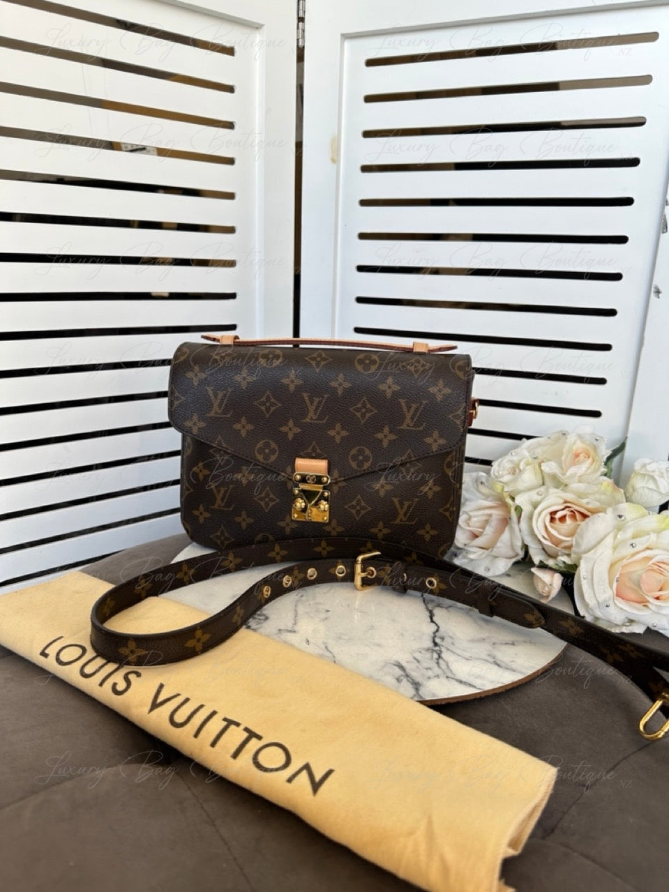 Louis Vuitton Pochette Metis Monogram