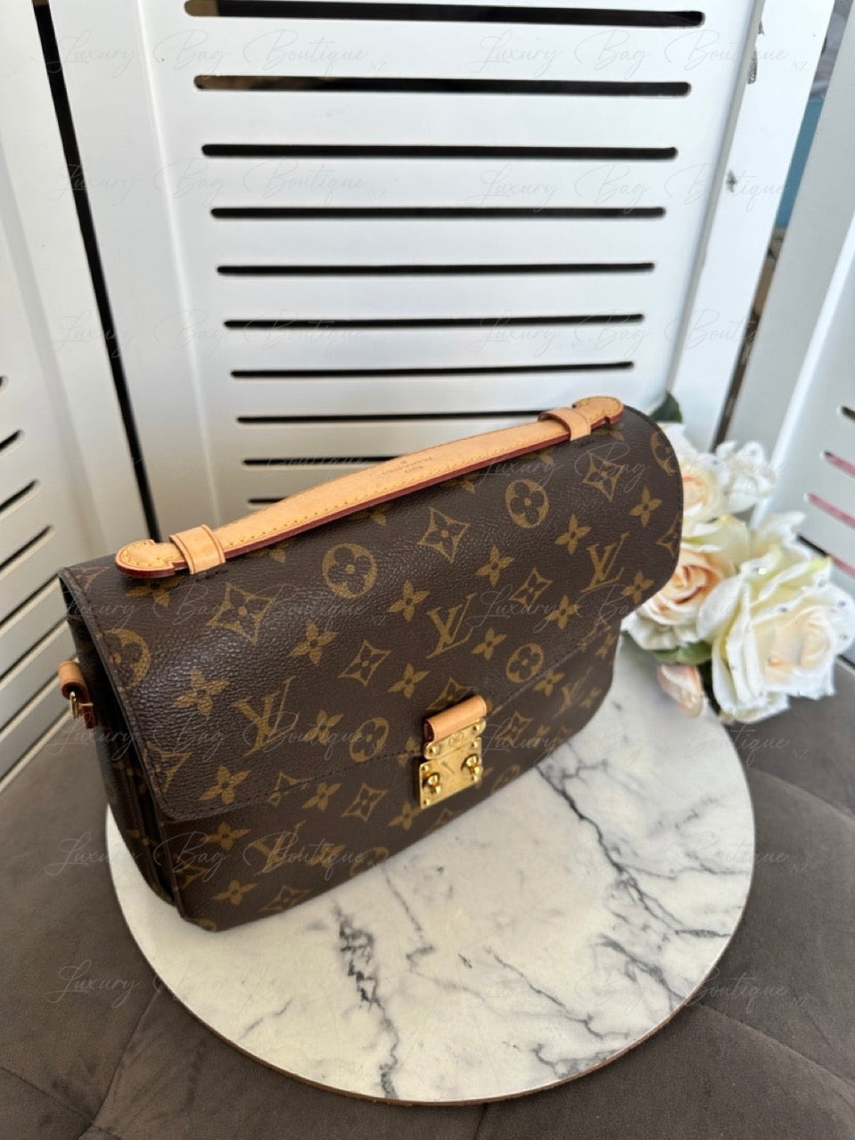 Louis Vuitton Pochette Metis Monogram