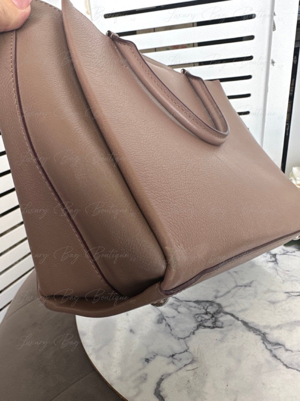 Louis Vuitton Lockmeto Tote Glacé