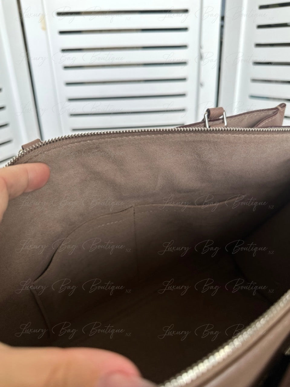 Louis Vuitton Lockmeto Tote Glacé