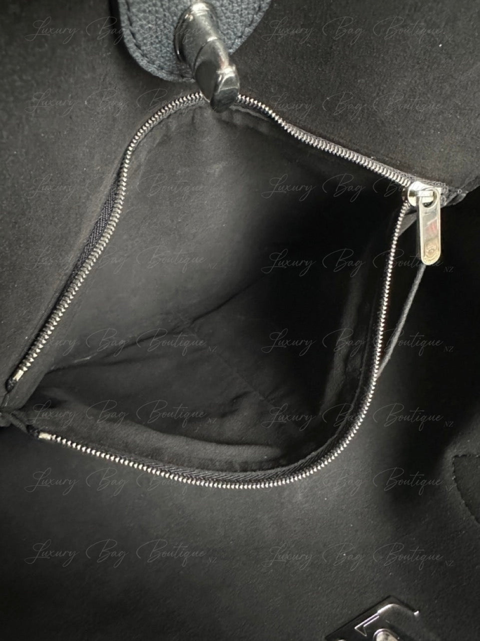 Louis Vuitton Lockme Go Tote – luxurybagboutiquenz
