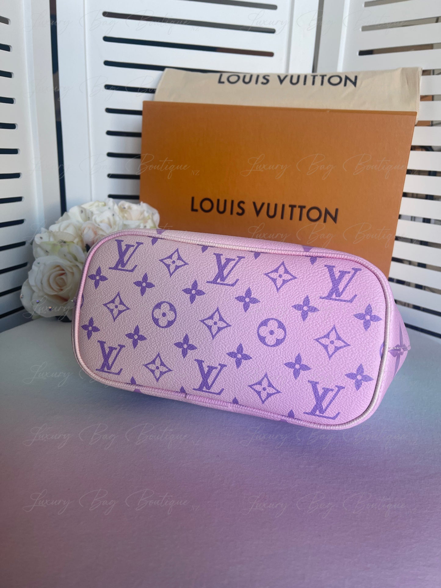 Louis Vuitton  Marshmallow Sunrise Pastel M46080 - 24 x 22 x 13cm 