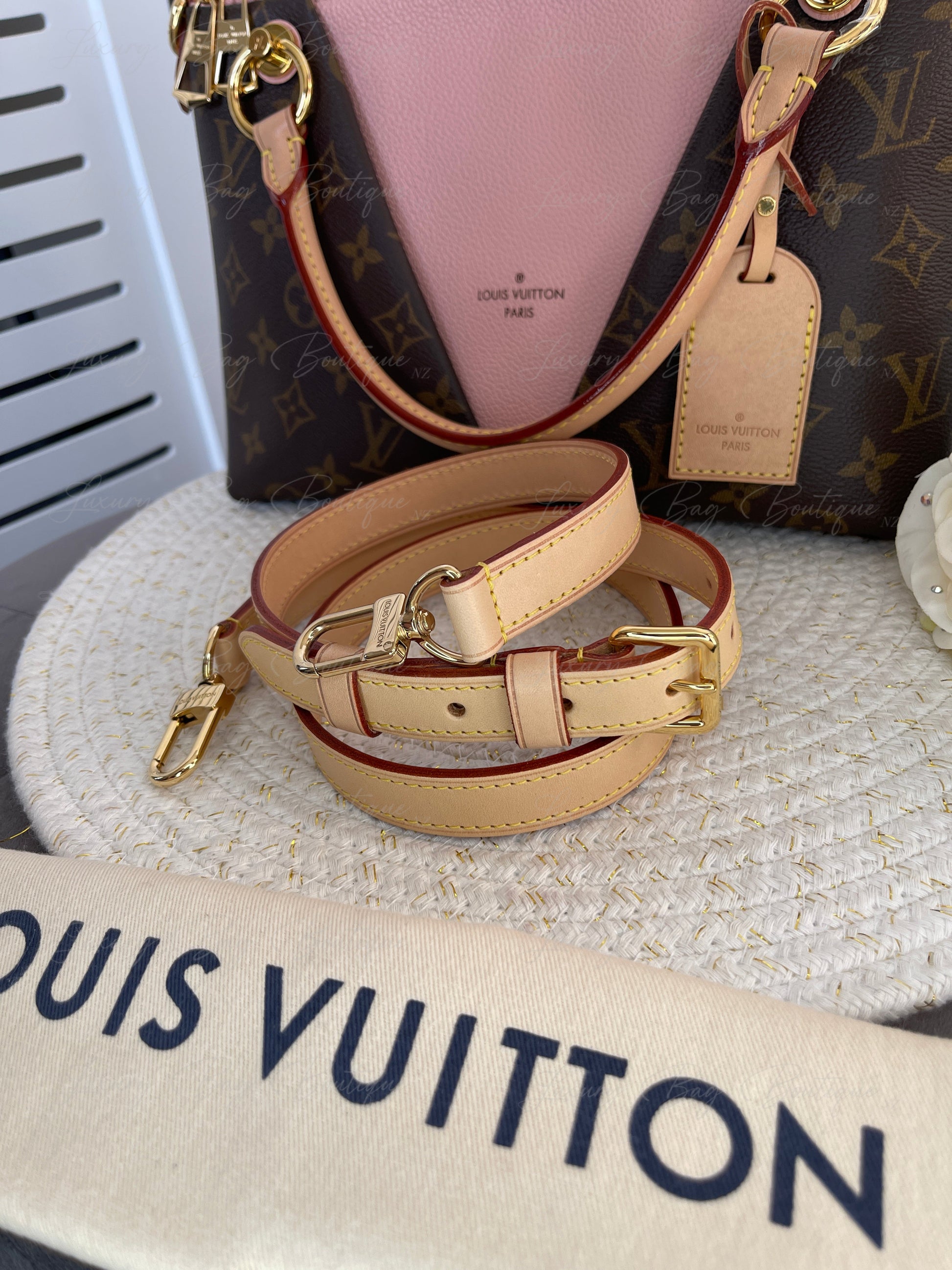 Louis Vuitton Monogram V Tote BB Rose Poudre